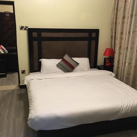 New Avon Apartments Dar es Salaam Buitenkant foto
